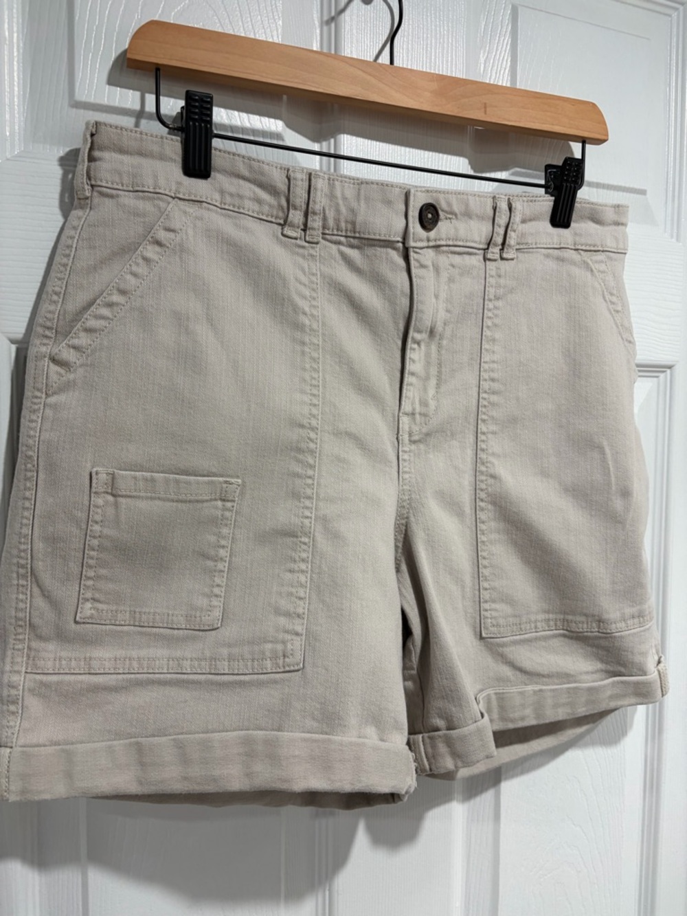Anne Klein Women’s Beige Roll-Hem Shorts Cotton Blend - Picture 2 of 7